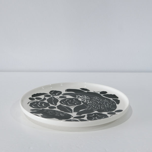 Karhuemo Plate — Dark Green - Empire Home