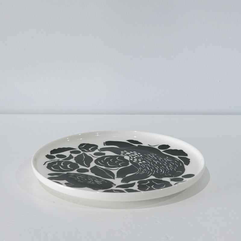 Karhuemo Plate — Dark Green - Empire Home